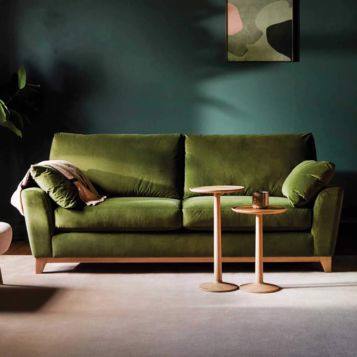 Ercol Siena Natural Oak High Round Side Table 2 Ercol Siena Natural Oak High Round Side Table - Image 2