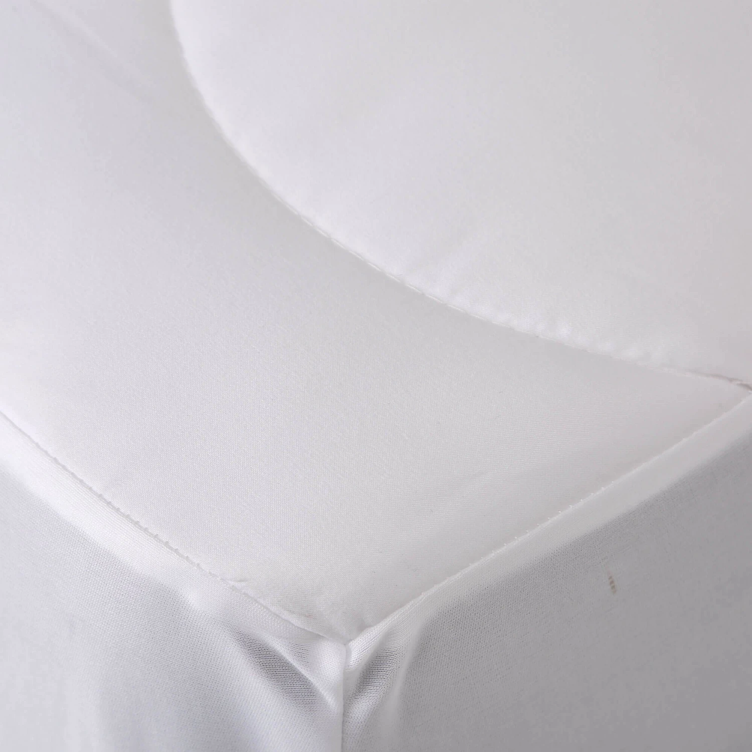 Fine Bedding Company Spundown Mattress Protector 3 Fine Bedding Company Spundown Mattress Protector - Image 3