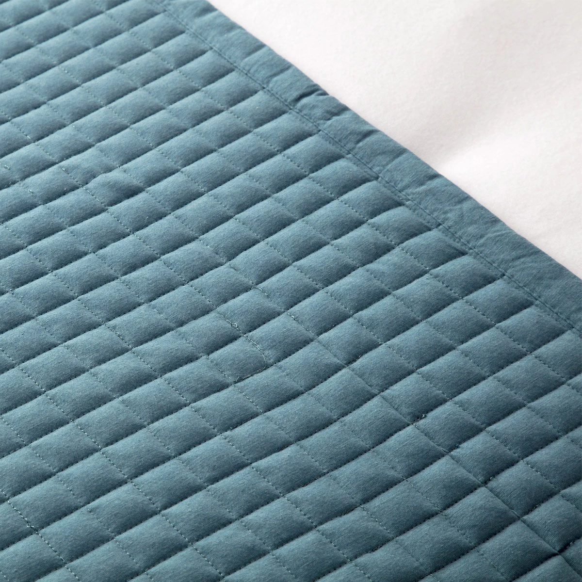 Belledorm Crompton Cobalt Blue Quilted Throw 2 Belledorm Crompton Cobalt Blue Quilted Throw - Image 2