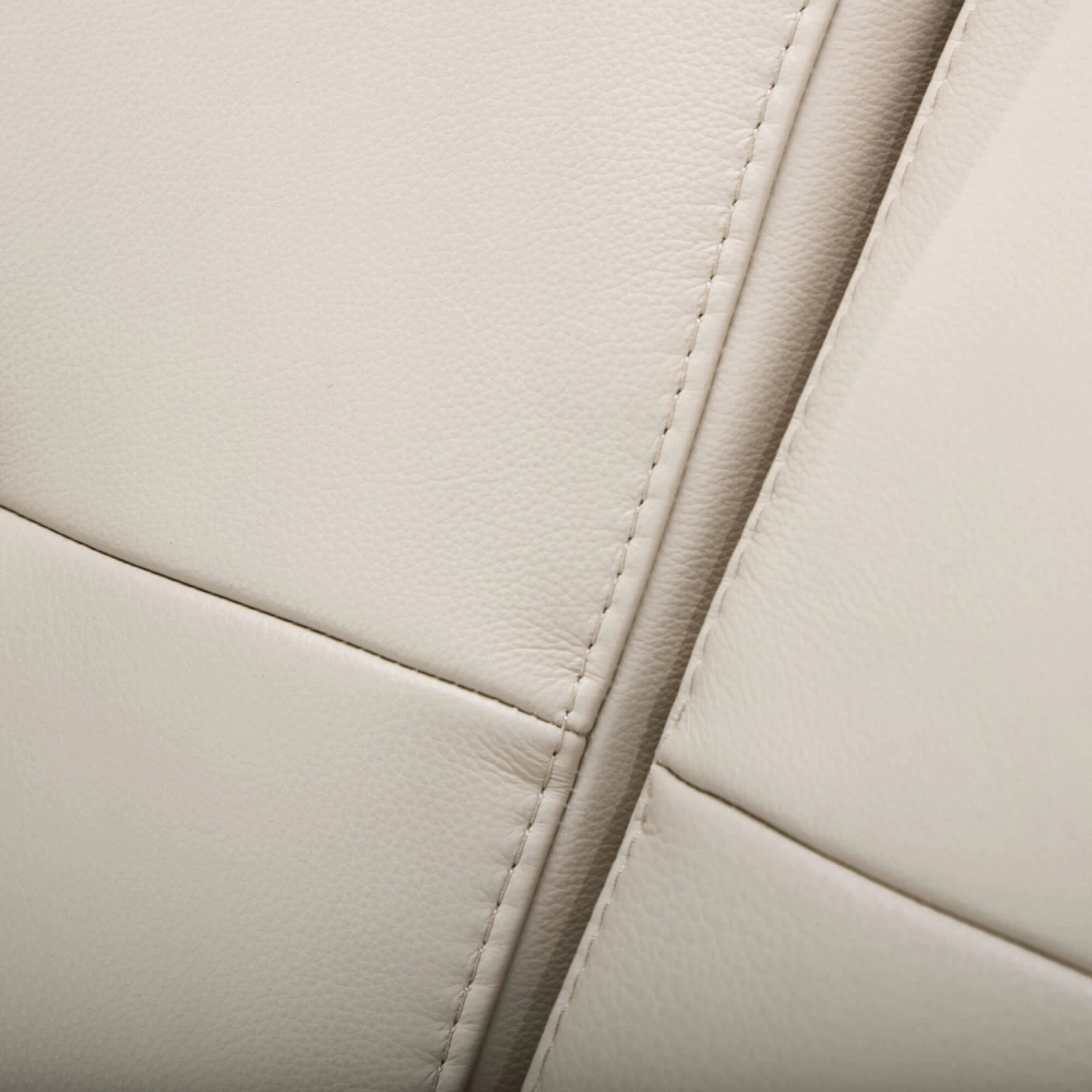 Stressless Stella 2.5 Seater Sofa In Velaro Light Grey Leather & Matt Black 10 Stressless Stella 2.5 Seater Sofa In Velaro Light Grey Leather & Matt Black - Image 10