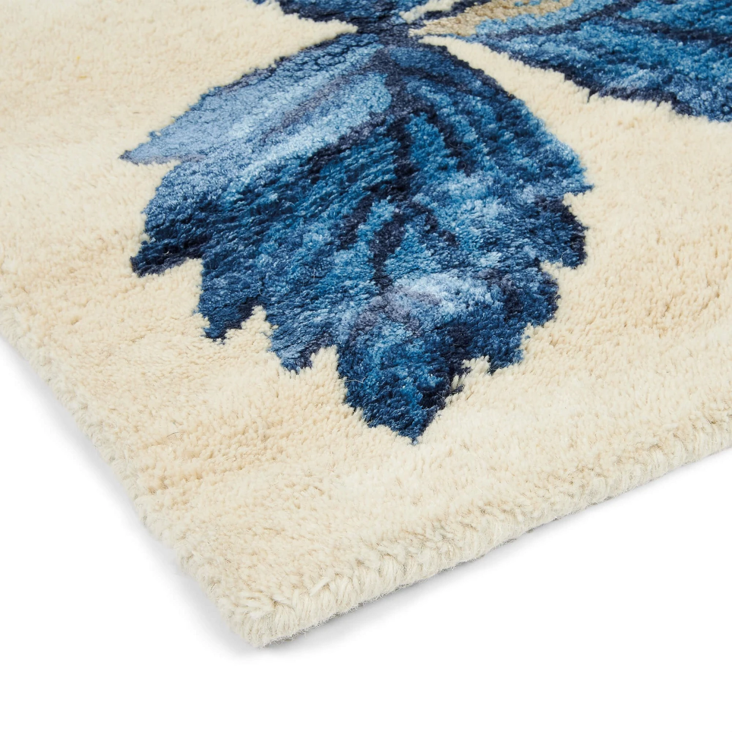 Wild Strawberry Cream 120cmx 180cm Rug 3 Wild Strawberry Cream 120cmx 180cm Rug - Image 3