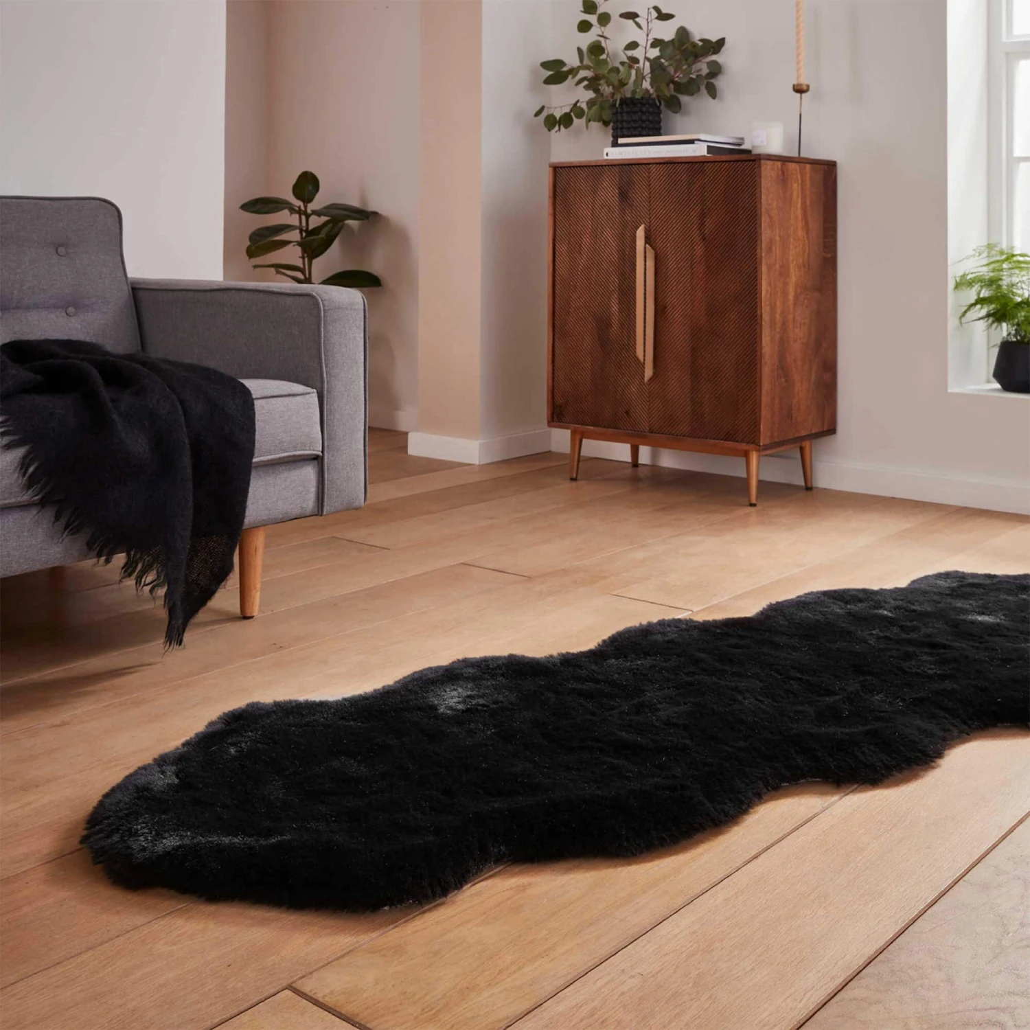 Super Teddy Black Double Sheepskin Rug 2 Super Teddy Black Double Sheepskin Rug - Image 2
