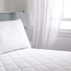 The Fine Bedding Company Smart Temperature Double Mattress Protector