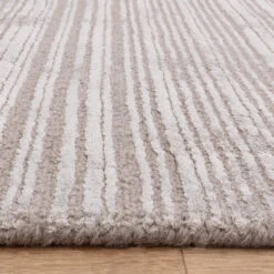 Henley Silver 160cm X 230cm Rug -Housing Units Furniture Store 5b2e671367f4a476342756ec5612fb0c
