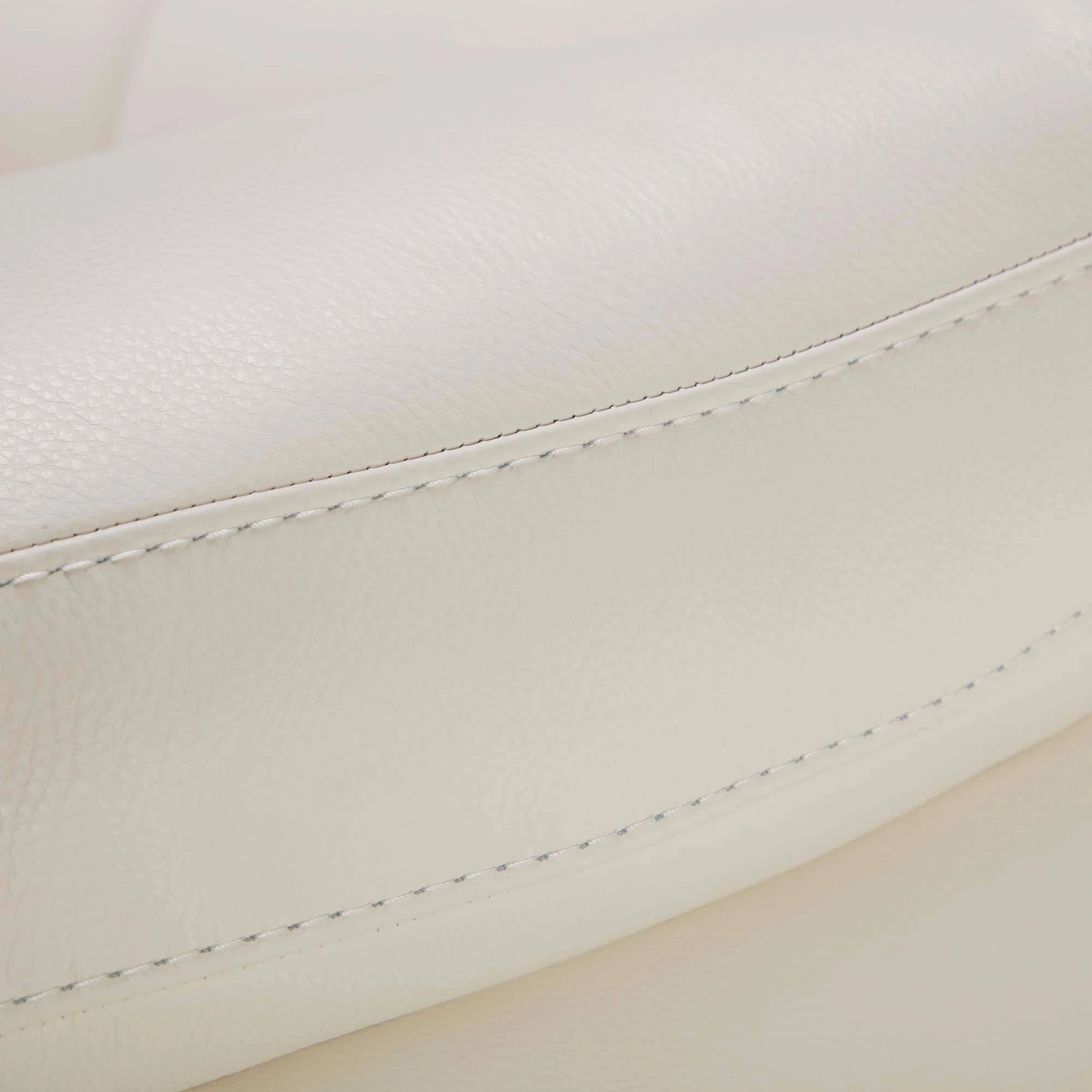 Natuzzi Gioia Dream White Leather Loveseat 7 Natuzzi Gioia Dream White Leather Loveseat - Image 7