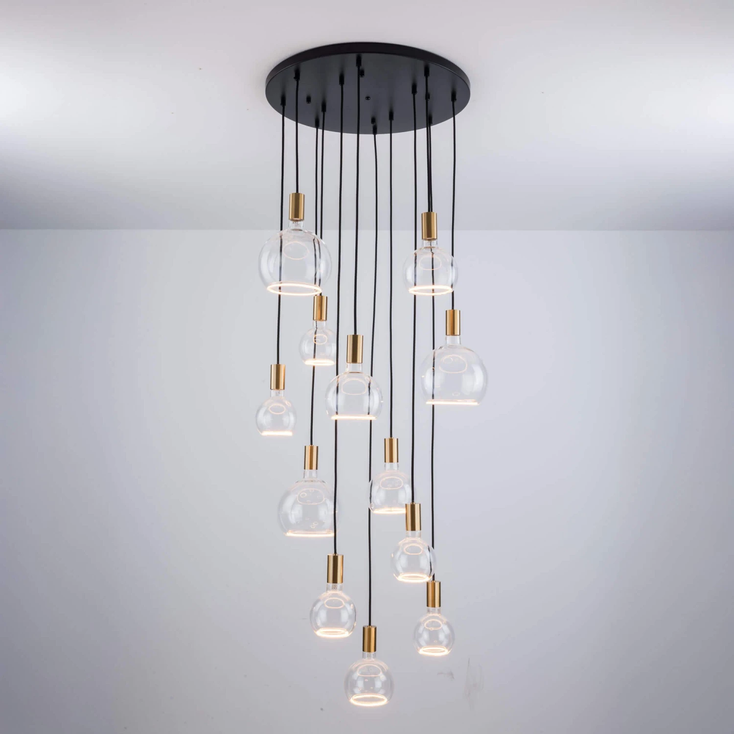 Aura Clear Glass LED 15cm Sphere Bulb 6 Aura Clear Glass LED 15cm Sphere Bulb - Image 6