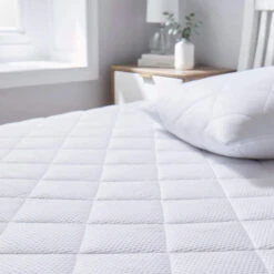 The Fine Bedding Company Breathe Single Mattress Protector