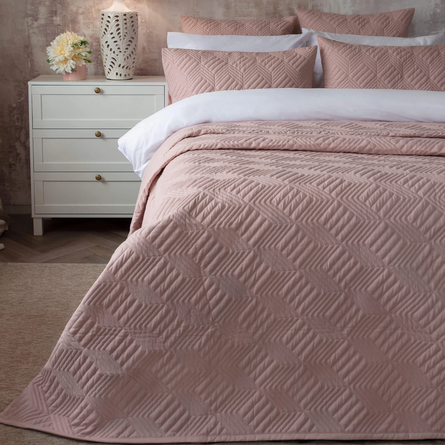 Belledorm Lisbon Blush Bedspread 4 Belledorm Lisbon Blush Bedspread - Image 4