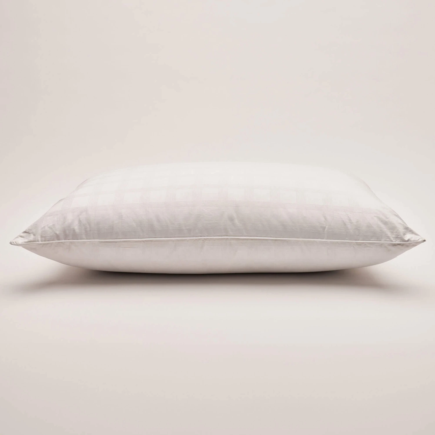 Vispring English Duck Down And Feather Pillow Collection 2 Vispring English Duck Down And Feather Pillow Collection - Image 2