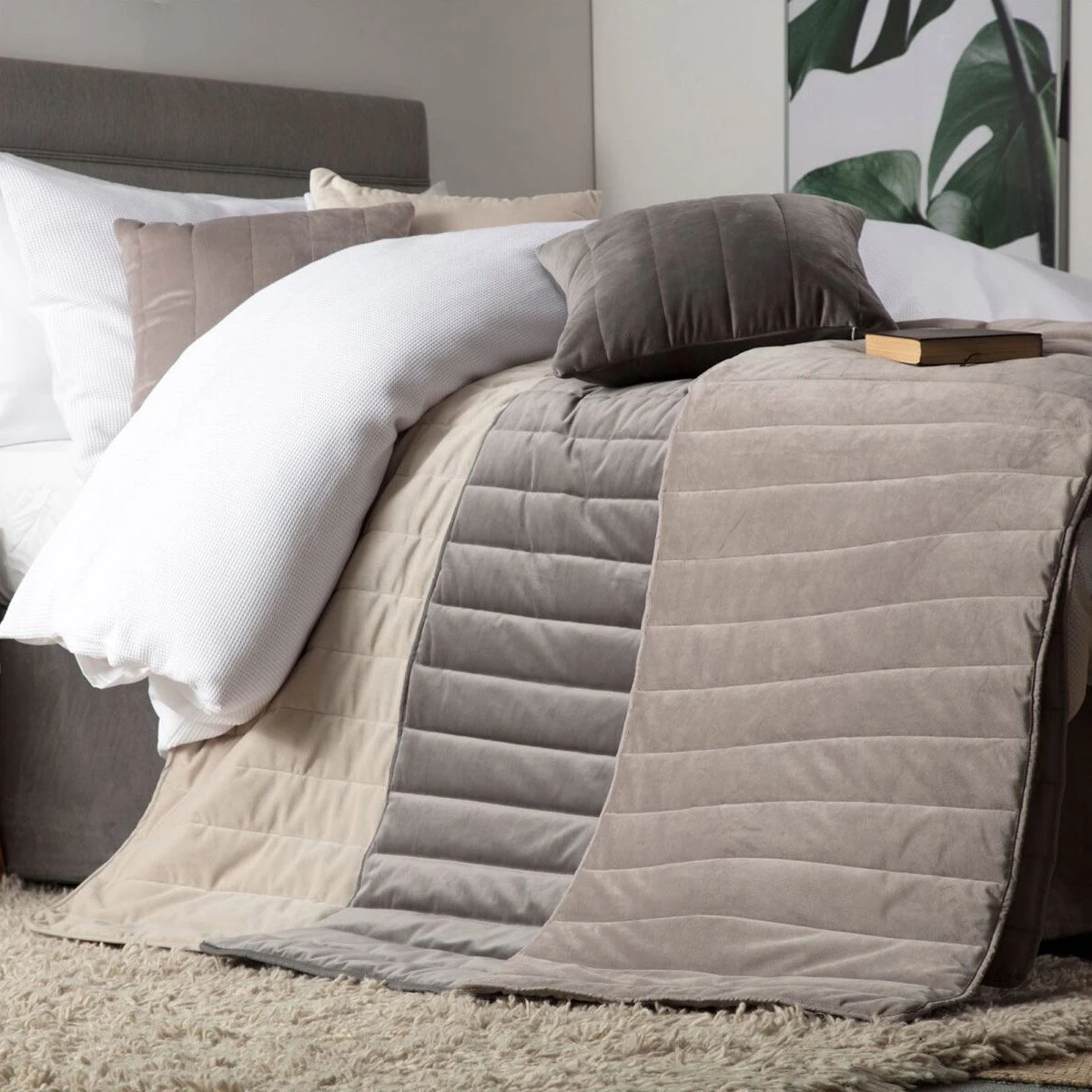 Belledorm Verona Charcoal Bed Runner 2 Belledorm Verona Charcoal Bed Runner - Image 2