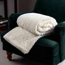 Sonnet Ecru Faux Fur Throw