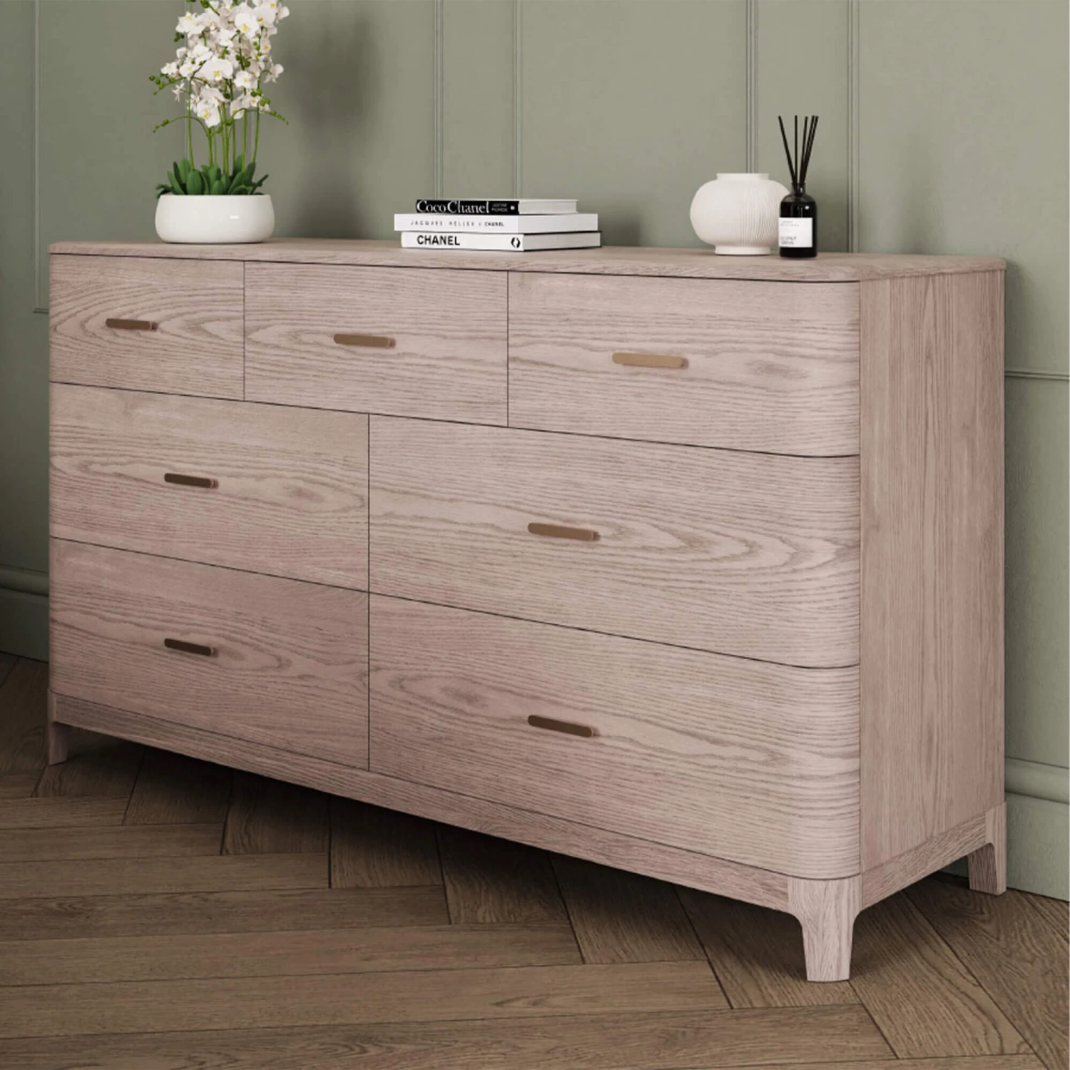 Romeo Parisian Cream 7 Drawer Chest