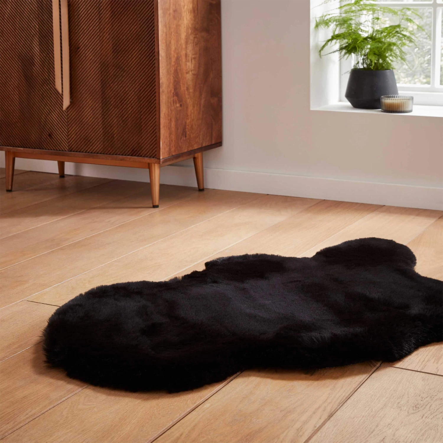 Super Teddy Black Single Sheepskin Rug 2 Super Teddy Black Single Sheepskin Rug - Image 2