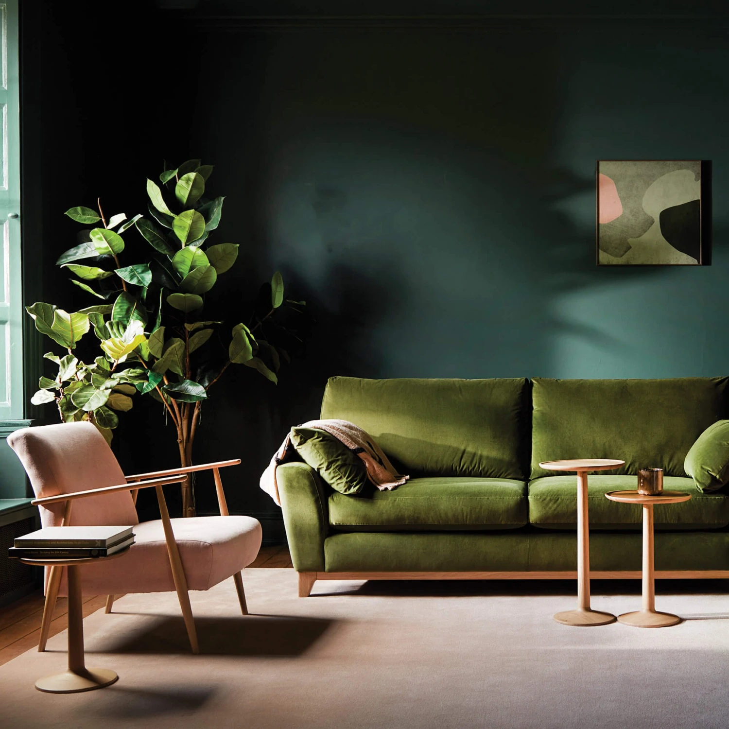 Ercol Siena Natural Oak High Round Side Table 3 Ercol Siena Natural Oak High Round Side Table - Image 3