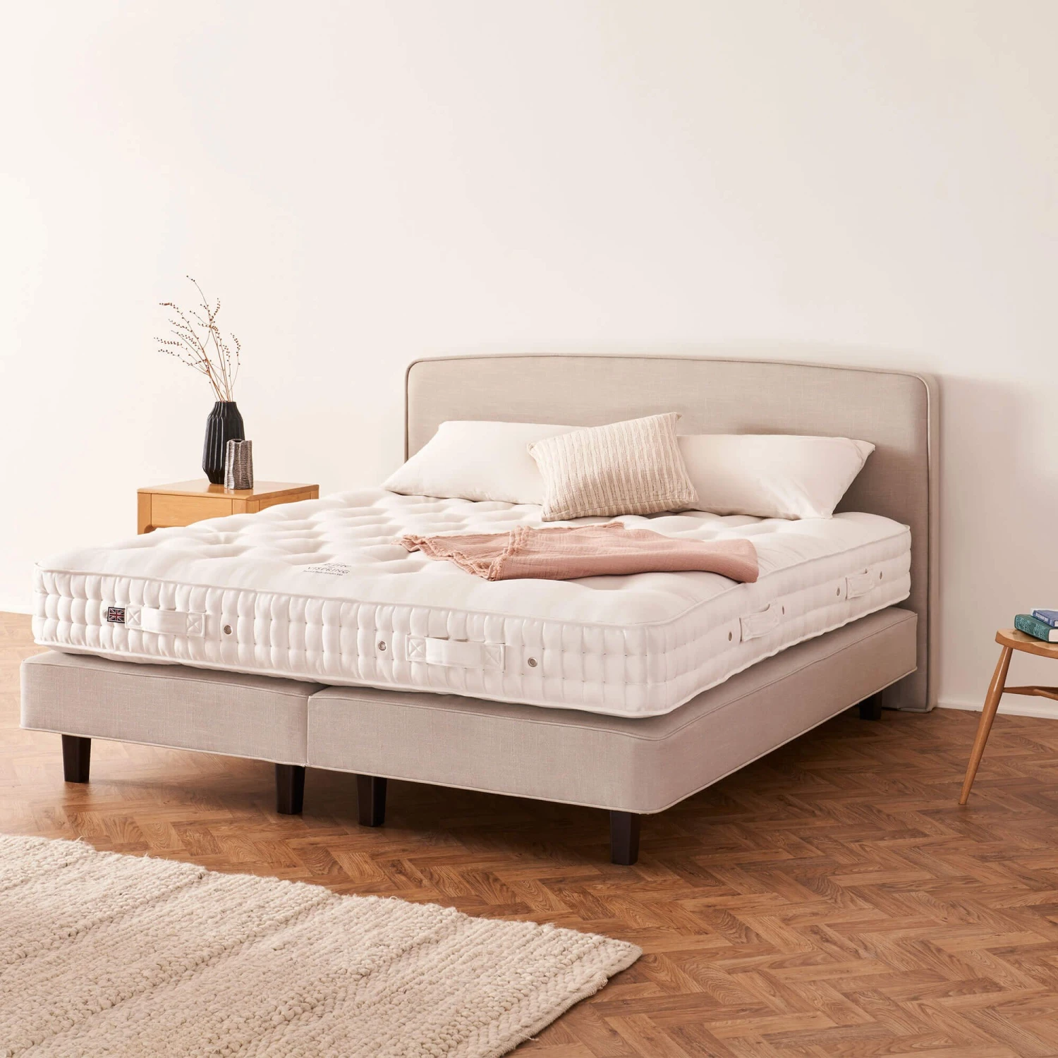 Vispring Elite 135cm Double Mattress 1 Vispring Elite 135cm Double Mattress